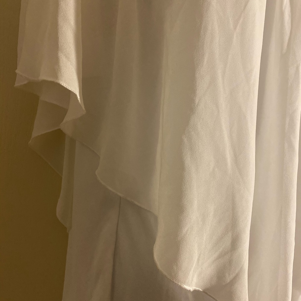 White blouse - Picture 2 of 3